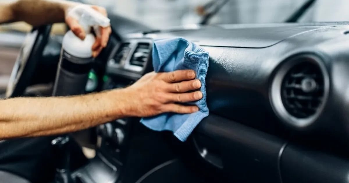Interior dashboard cleaning